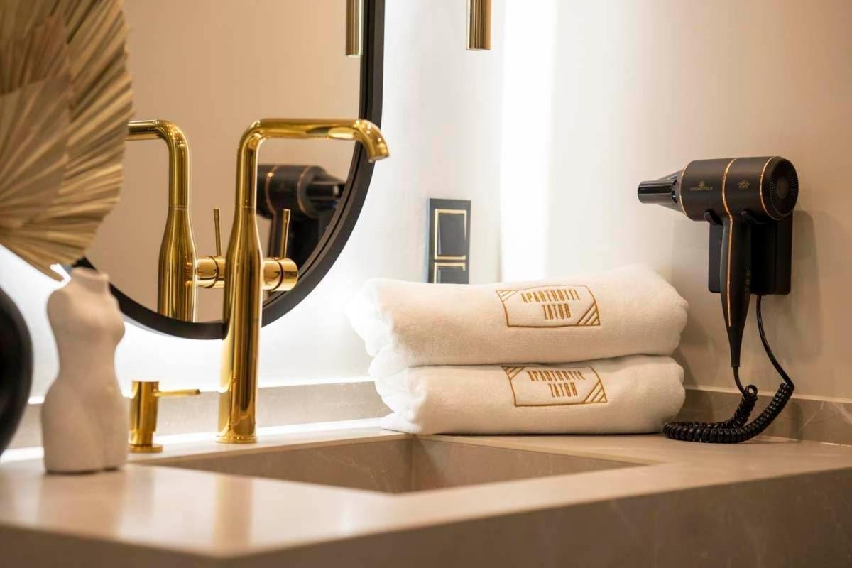 Glam 52 Jacuzzi